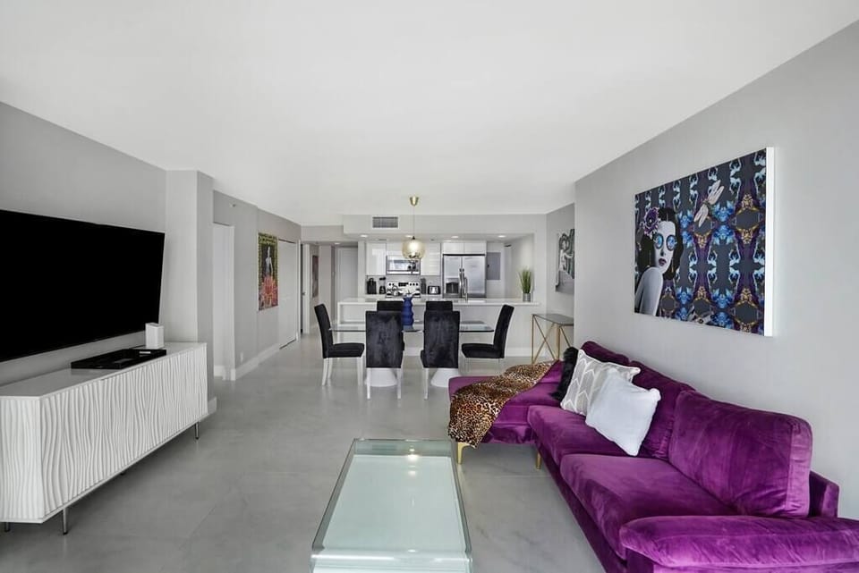 Living room, dining area, fully equipped kitchen, Roku tv, balcony access