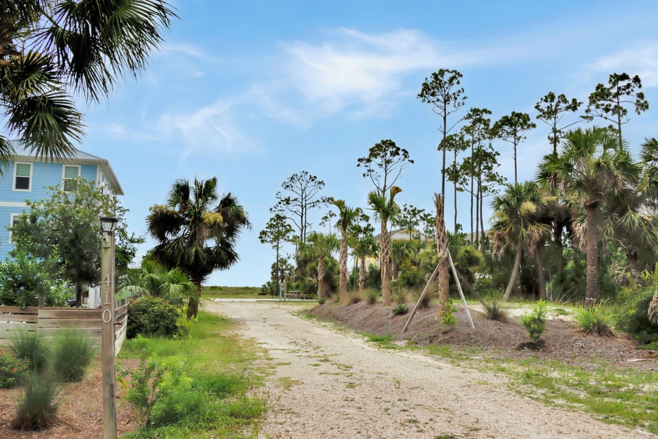 Private Driveway to Lot