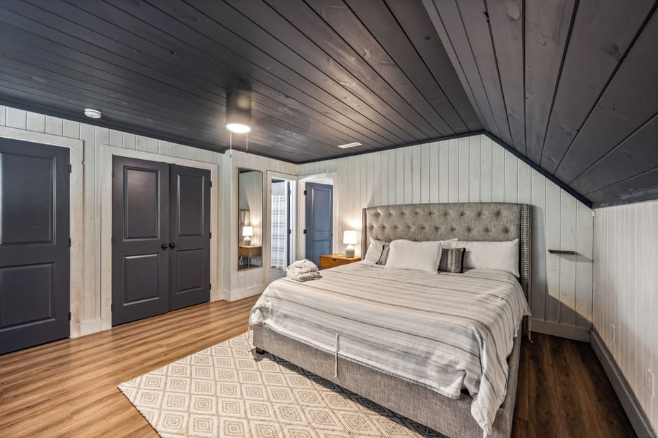 Loft king suite with private bathroom