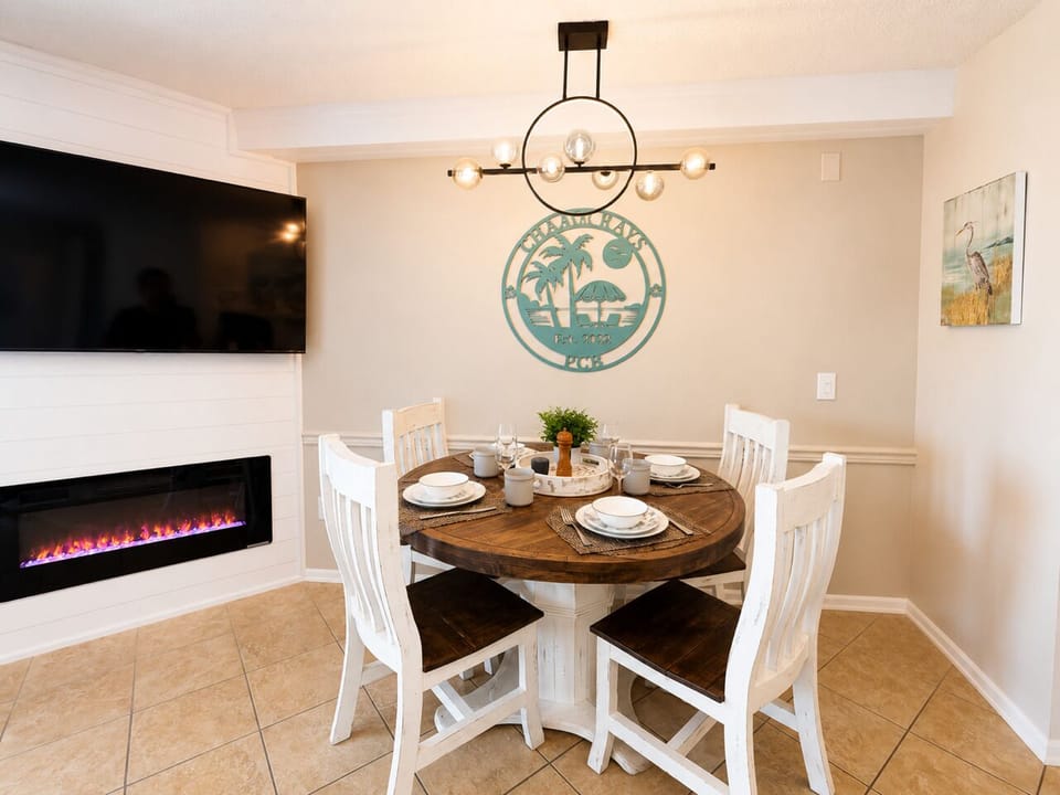 Dining Area & Fireplace