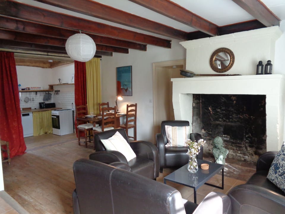 Living room, dining area and kitchen - open plan