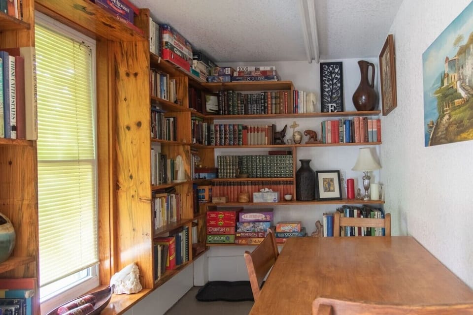 Reading/game nook