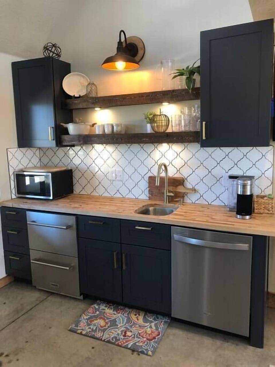 Spacious Private Kitchenette for your stay