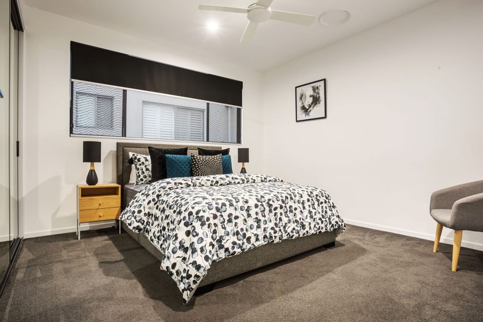 Queen Bed 