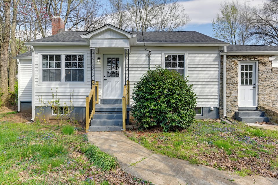 Columbia Vacation Rental | 2BR | 1BA | 1,100 Sq Ft | Stairs Required to Access