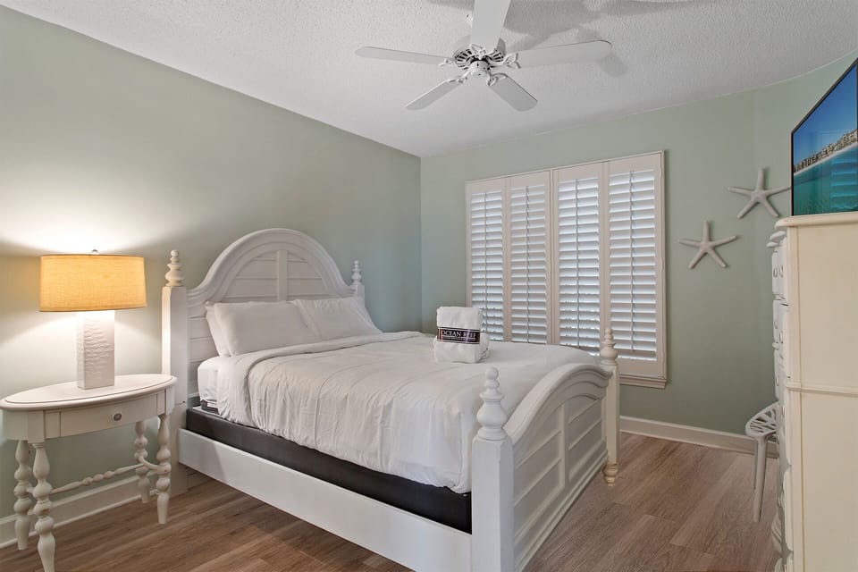 10-Jade-East-Towers-420-Guest-Bedroom-2