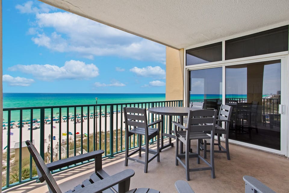 13-Jade-East-Towers-420-Balcony-Alt