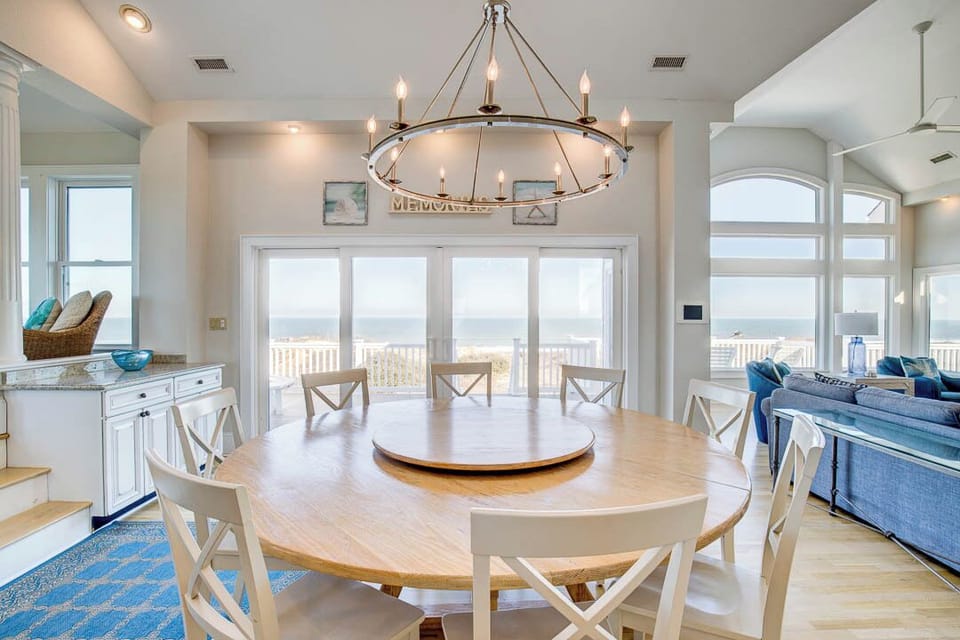 Top-Level Dining Room with Table (seats 8)
