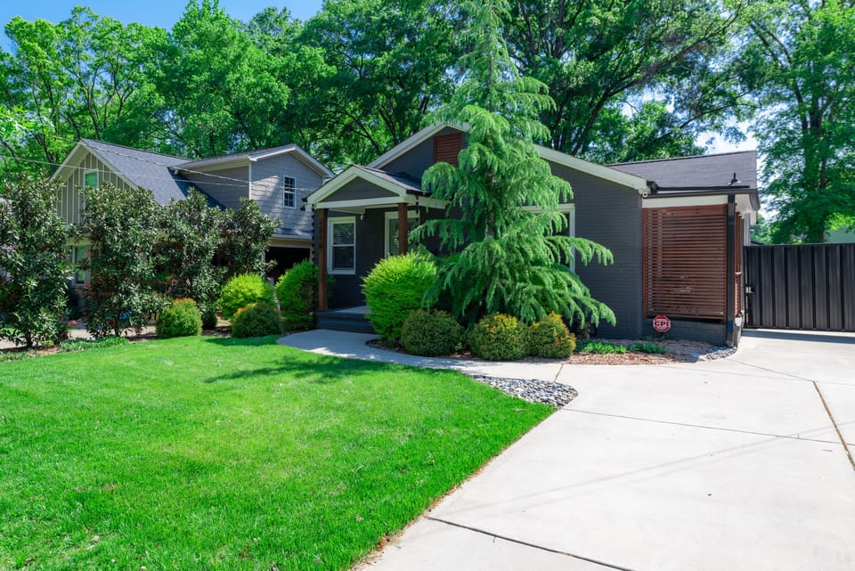 Plenty of driveway parking (up to 4 cars)
