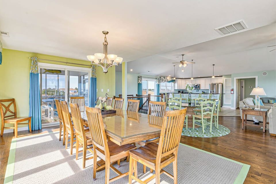 Top-Level Dining Room with Table (seats 10)