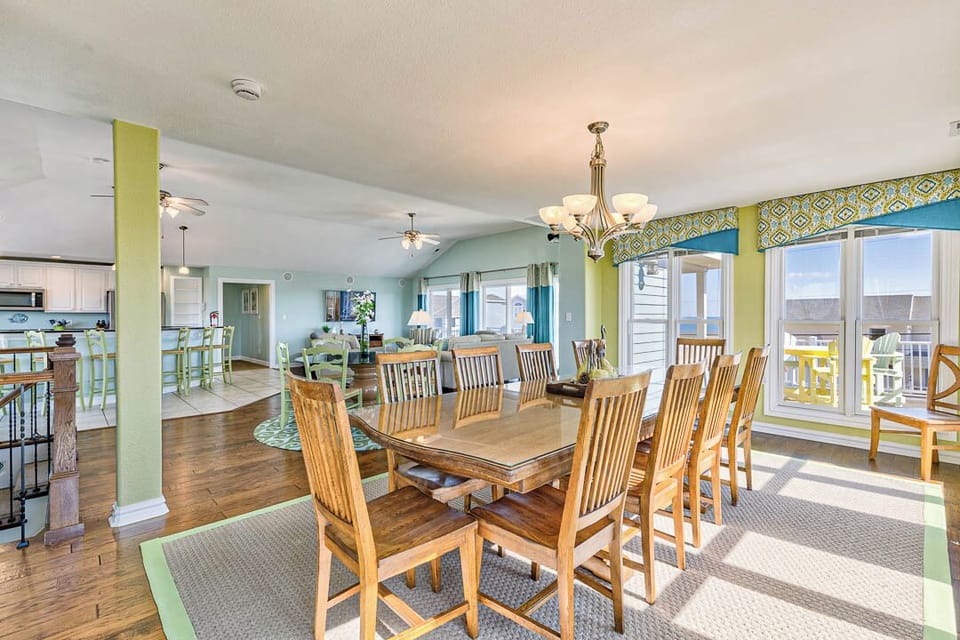 Top-Level Dining Room with Table (seats 10)