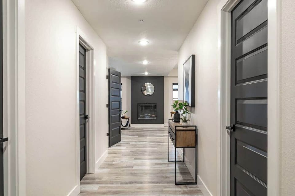 Spacious front entryway to gather your group before venturing out!
