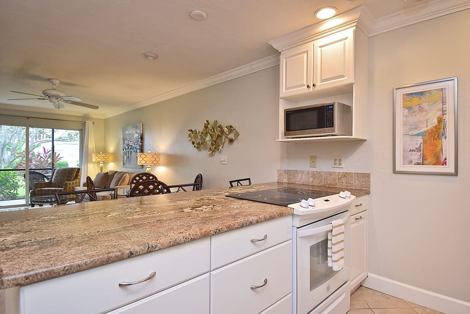 OPEN KITCHEN