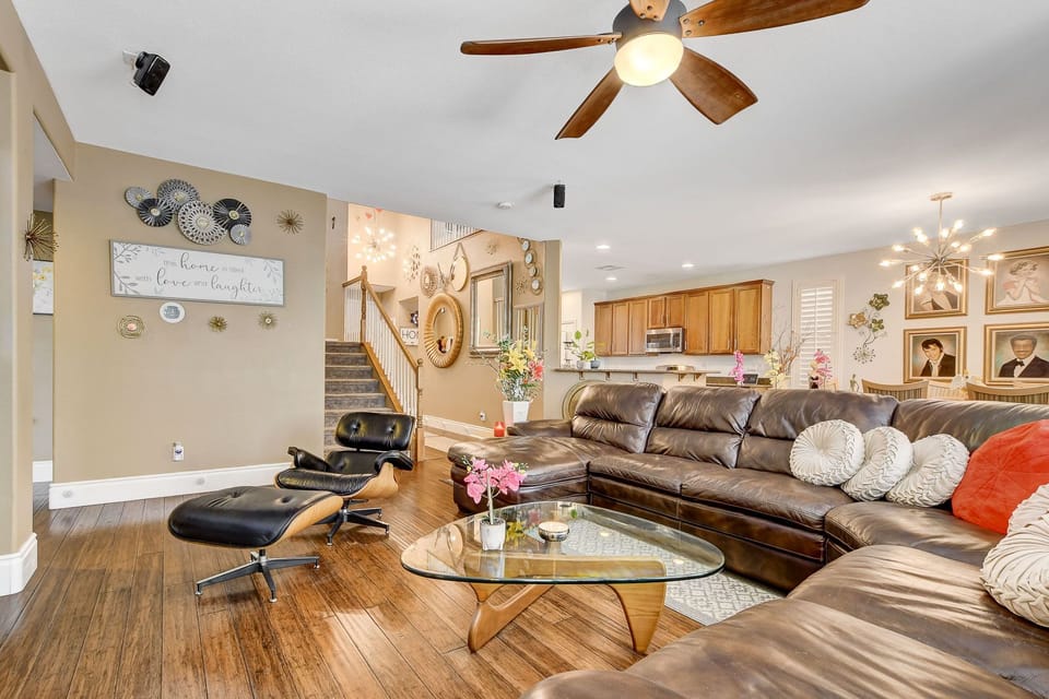 Great room:  Offers leather sectional sofa.