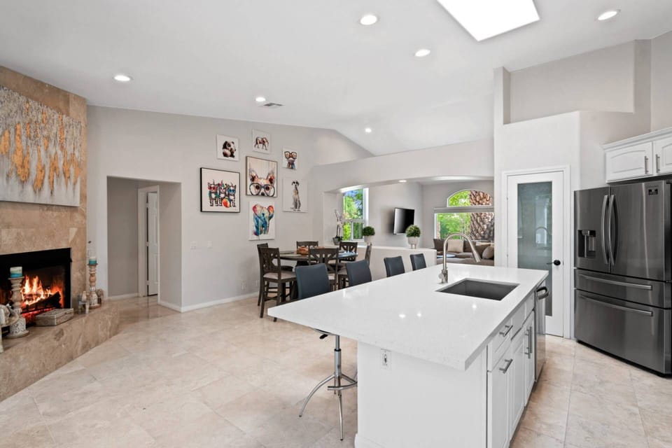 Kitchen & Dining Room