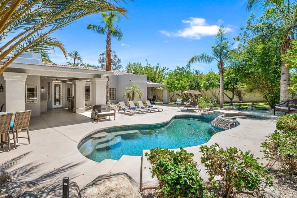 Pool & Spa