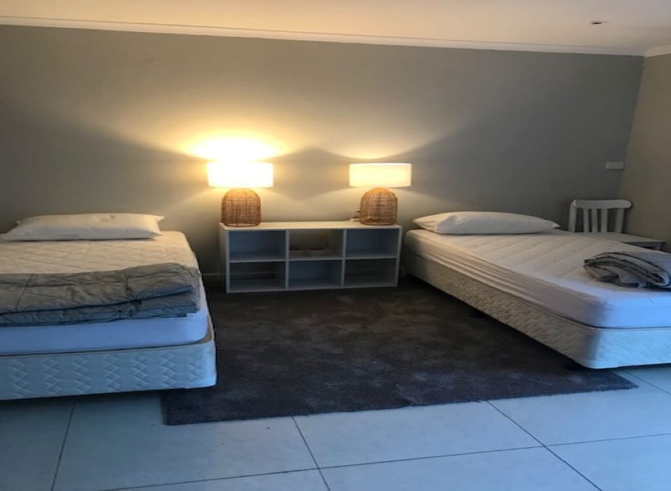 Garden Studio 2 single beds 