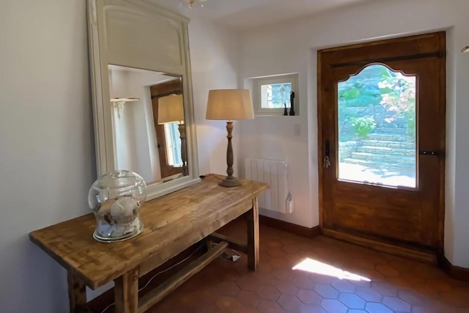 Entrance / Reception