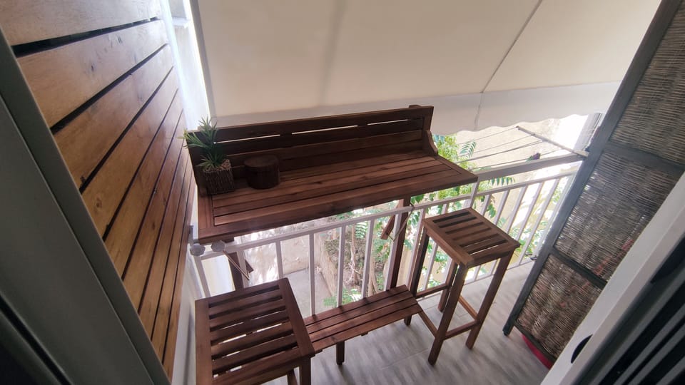 Small balcony bar