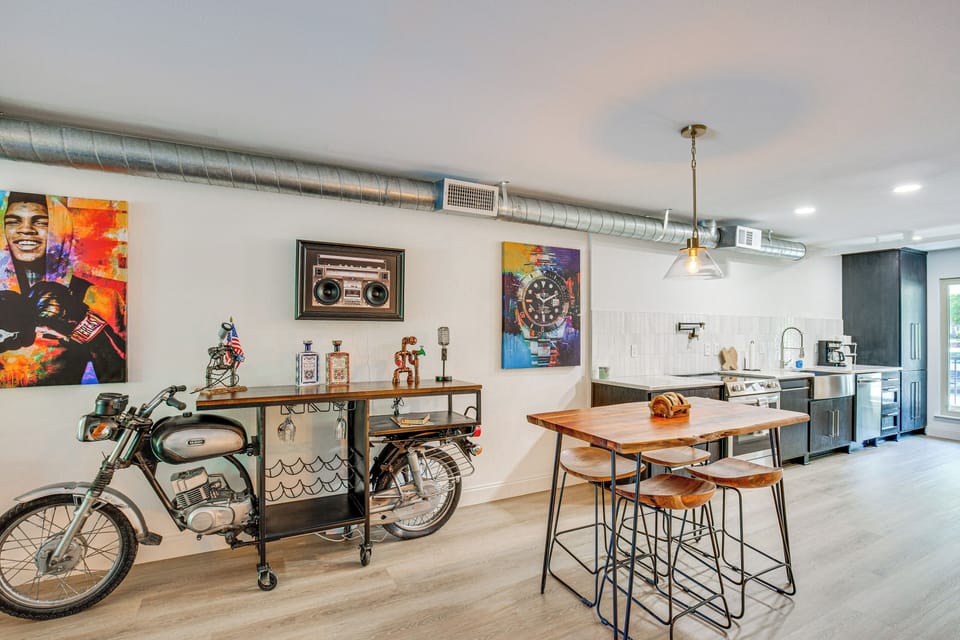 Dining Area | Dishware & Flatware