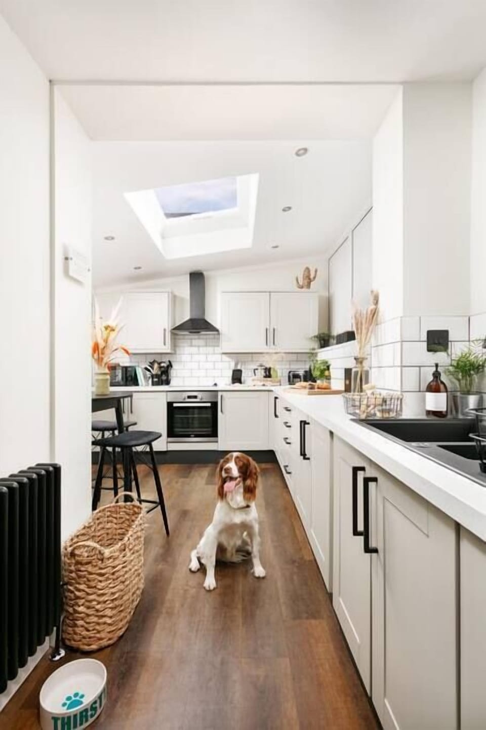 Cook your favourite home cooked food in this modern fitted kitchen with all amenities that you need as a home from home.