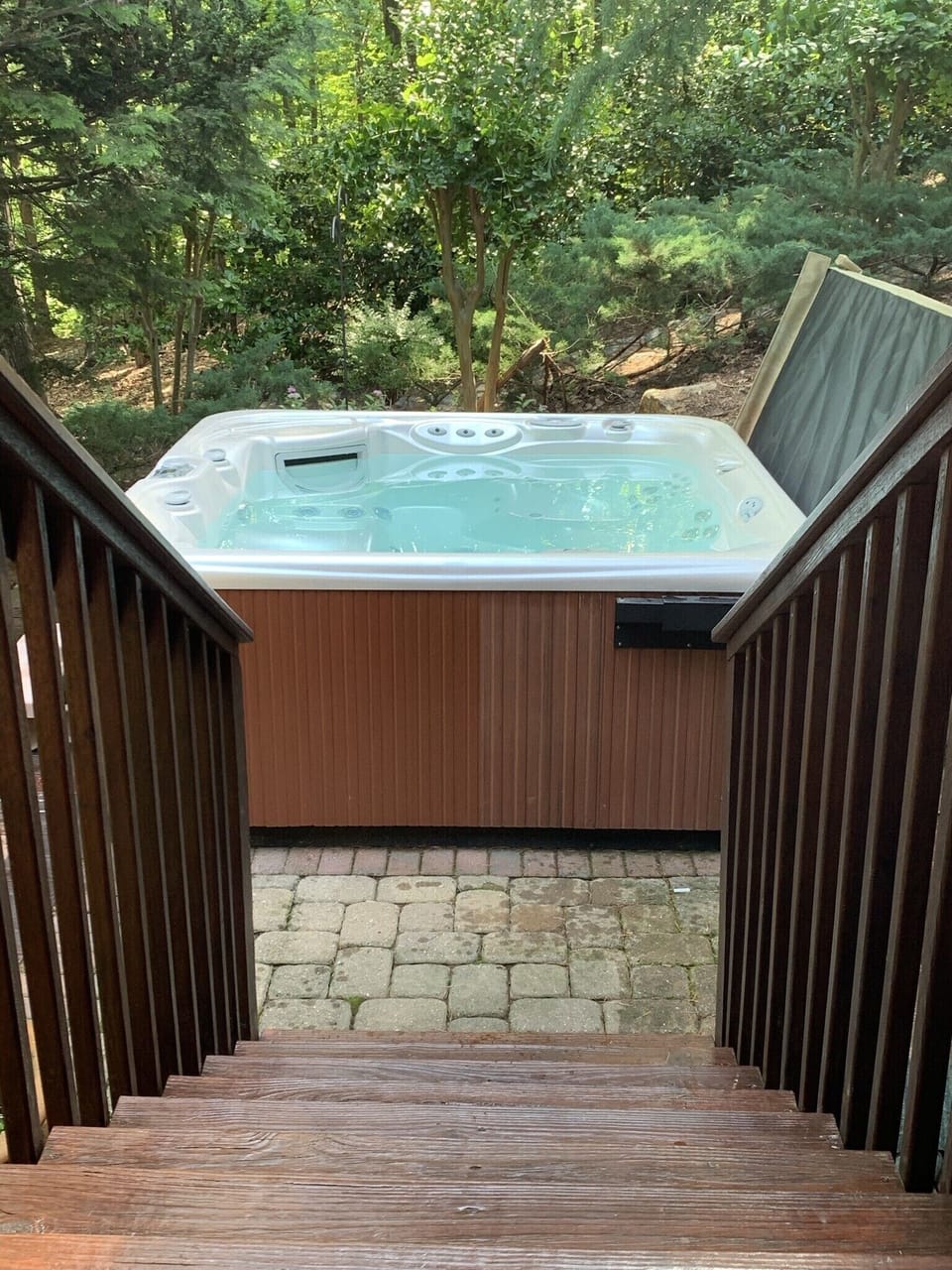 Private hot tub jacuzzi 