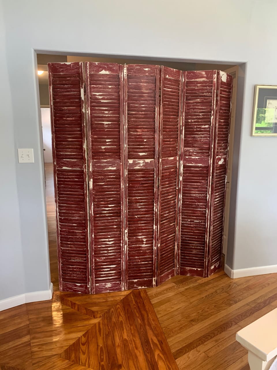 Guest room door closure
There is not a door