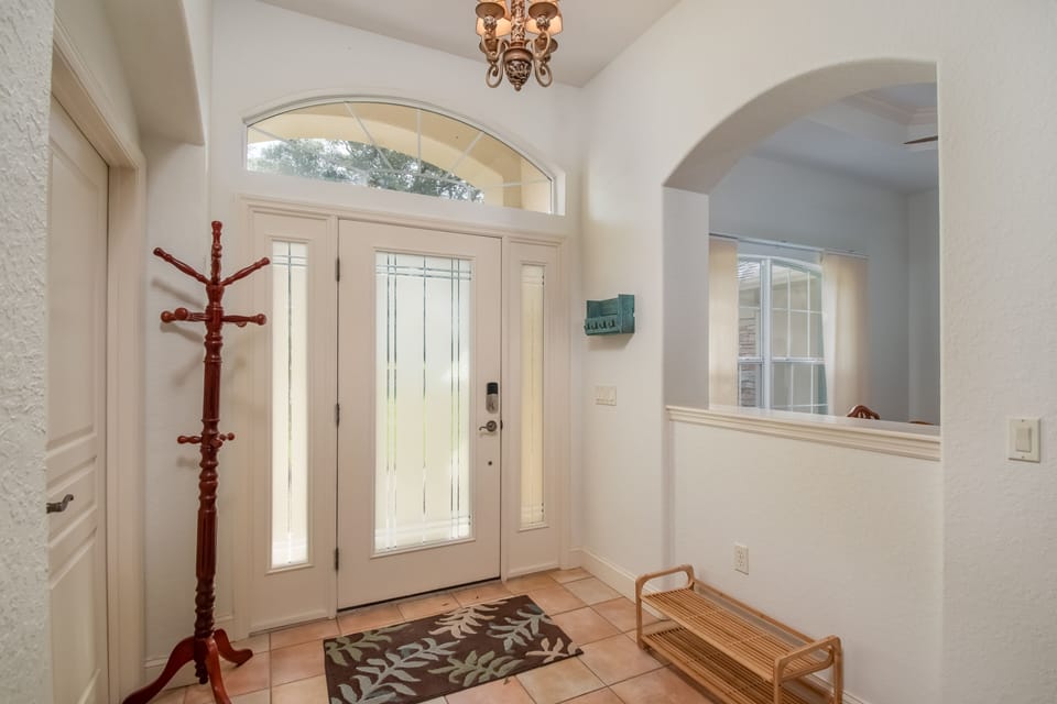 When you walk in there are plenty of places to stow your stuff.