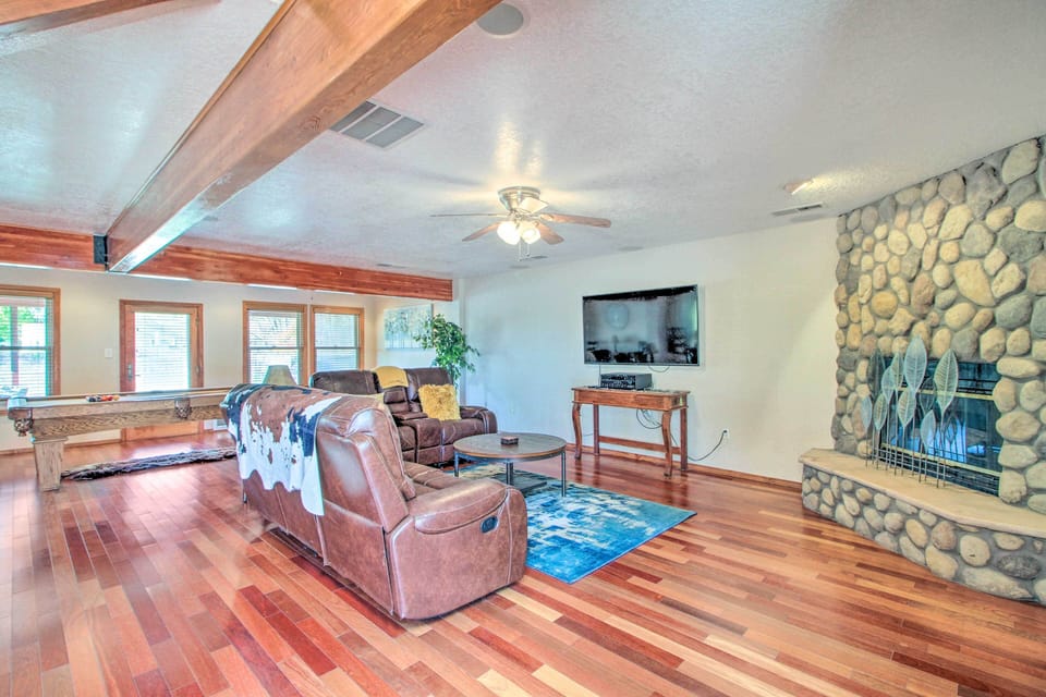 Albuquerque Vacation Rental | 3BR | 2.5BA | 2,074 Sq Ft | Stairs Required