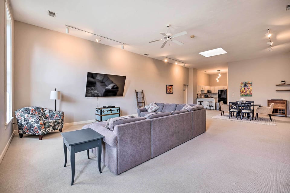 Living Room | Flat-Screen TV | Open Floor Plan | Central A/C & Heating