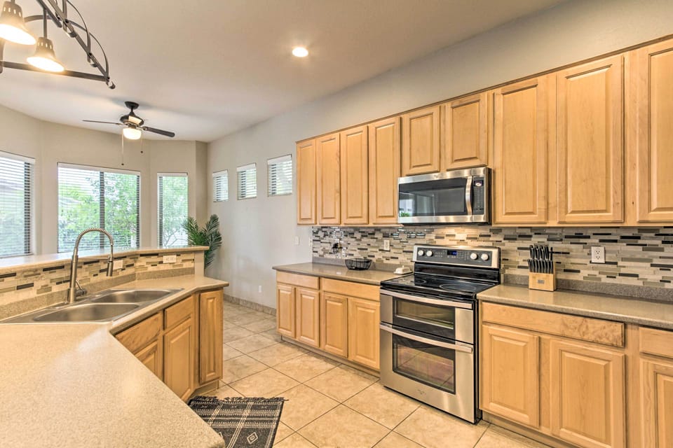Fully Equipped Kitchen | Stainless Steel Appliances