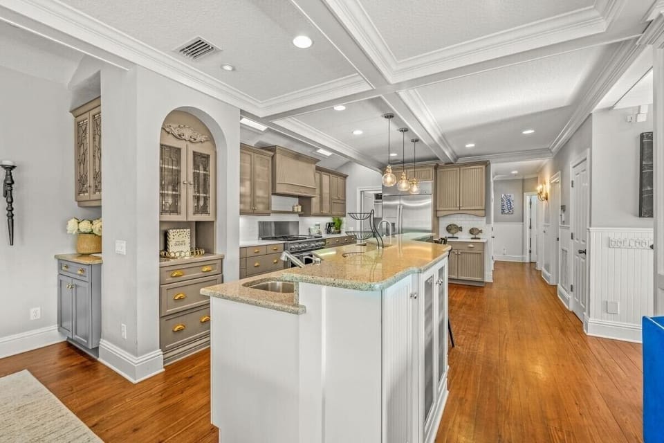 Large Kitchen(1)