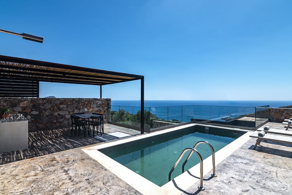 Metatulia 3, Plakias, Sea View, Swimming pool area views