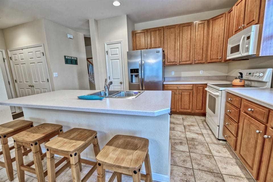 Beautiful gourmet kitchen with seating for 4