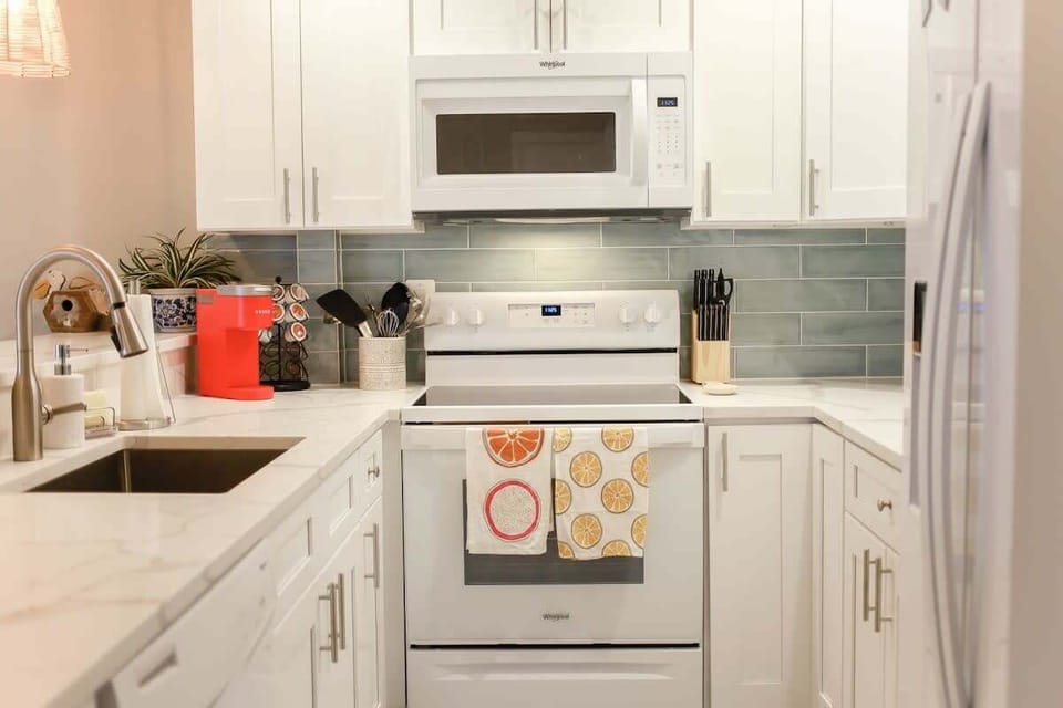 Kitchen is fully equipped with everything you could need, whether you are a gourmet cook or just want to pour a bowl of cereal.