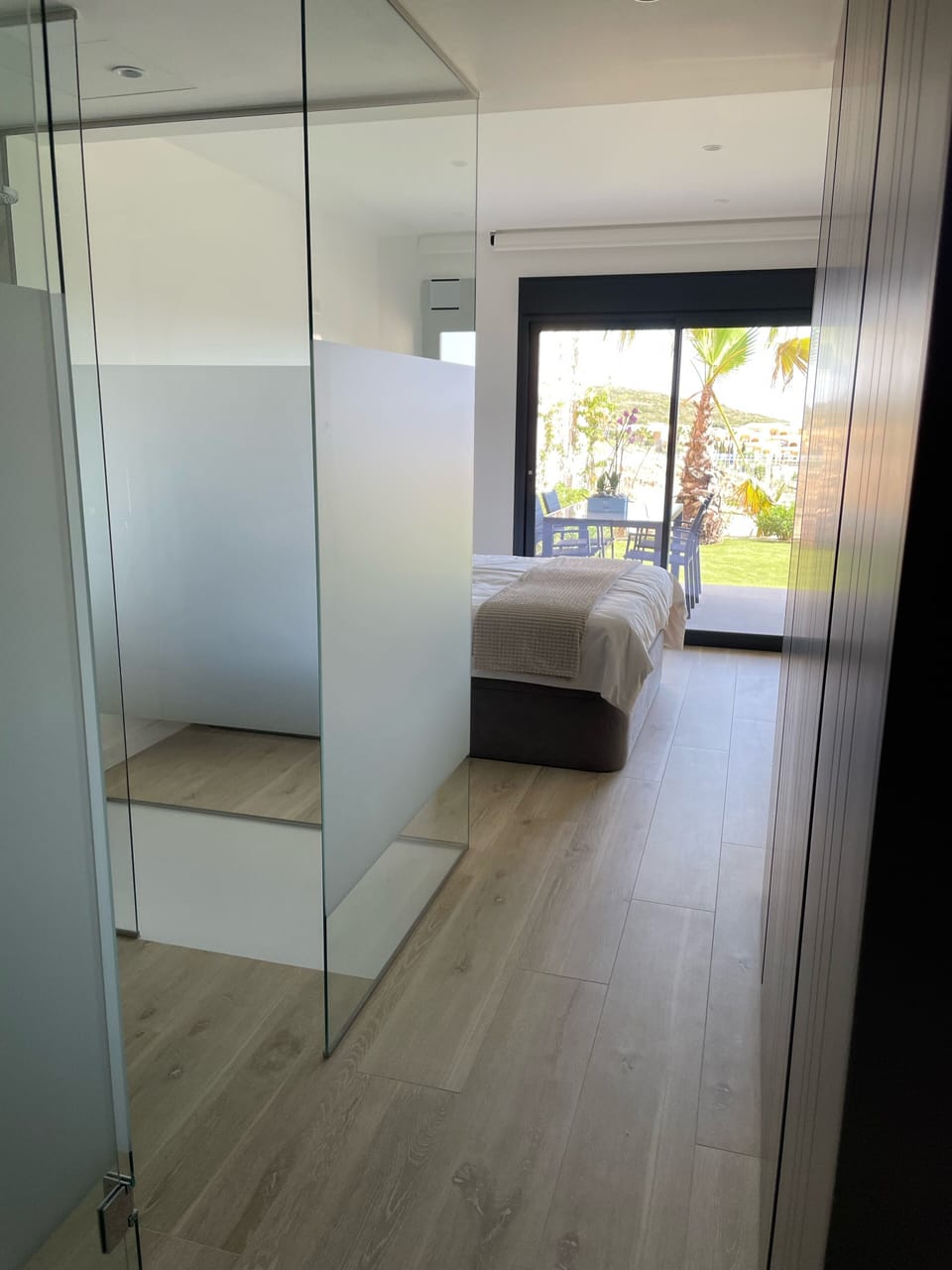 Master bedroom with en suite bathroom 