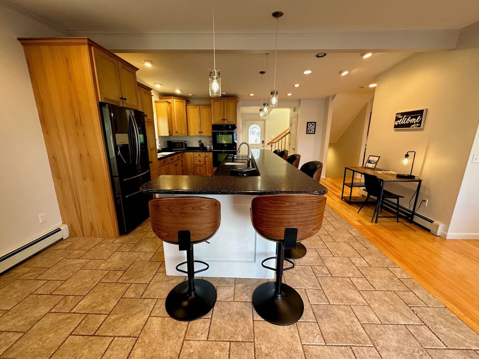 Full kitchen