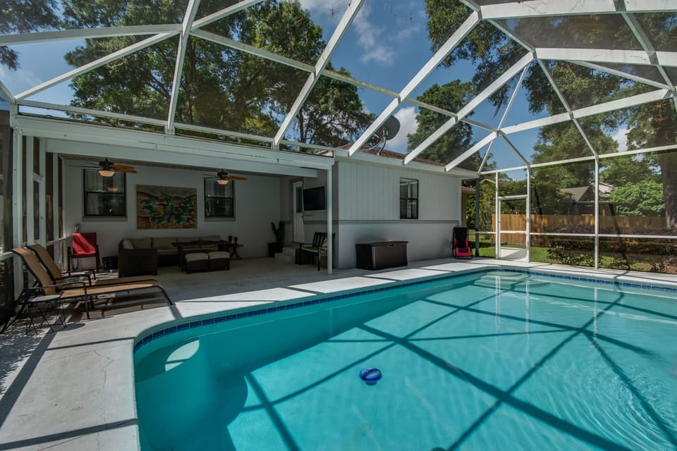 Outdoor Patio poolside
