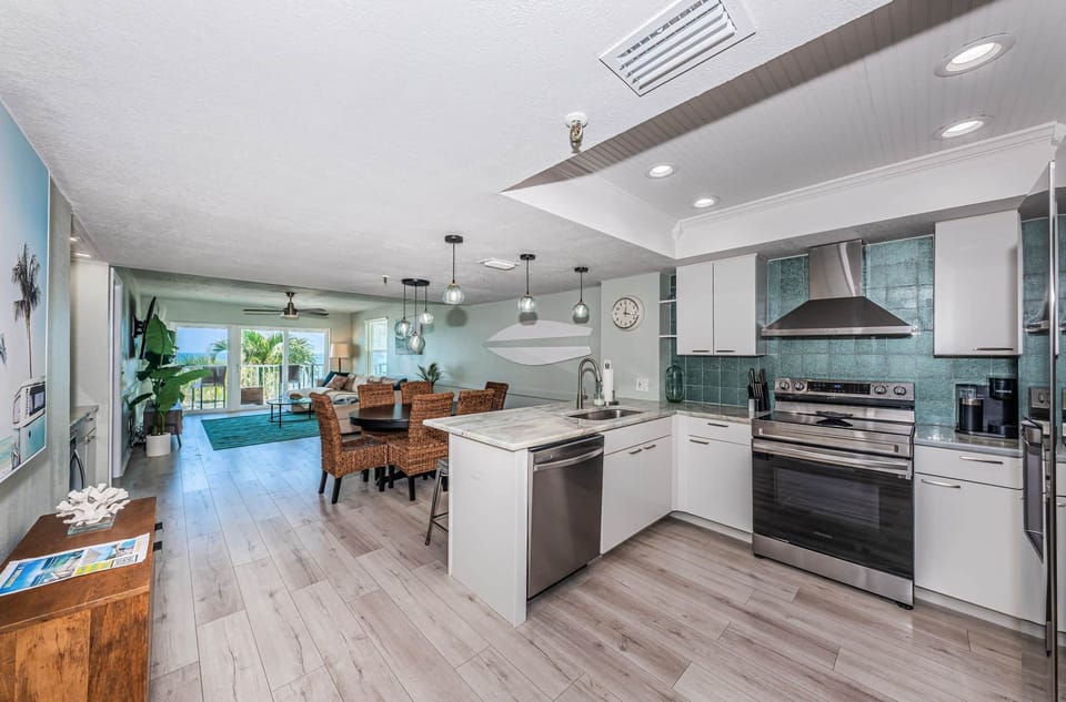 3 web or mls Foyer