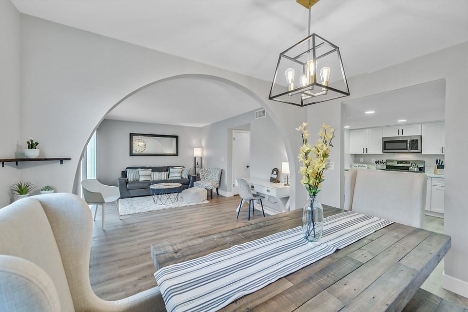 Formal Dining with seating for 6