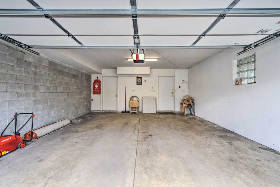 Parking | Garage (2 Vehicles)