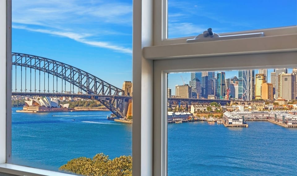 A serene harbour view to unwind and feel inspired.