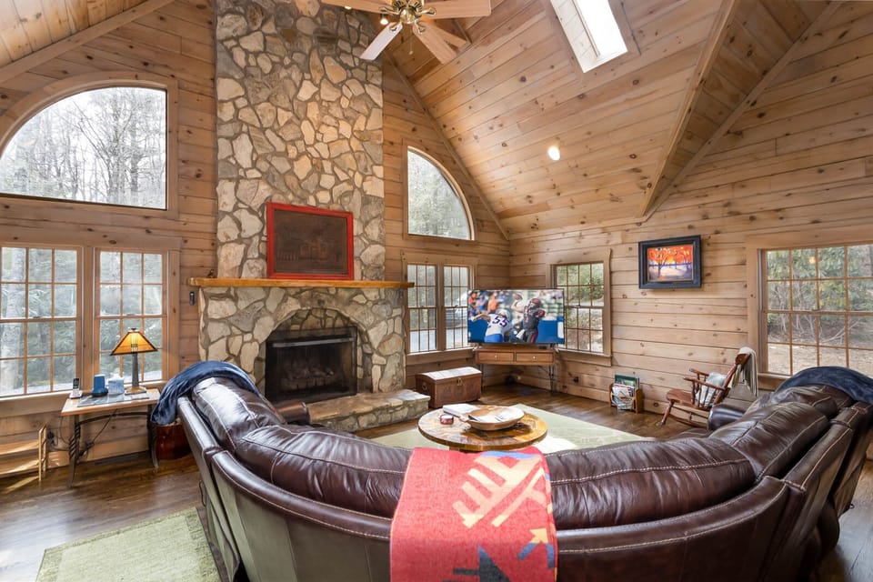 Welcome to Connie's Log Cabin!