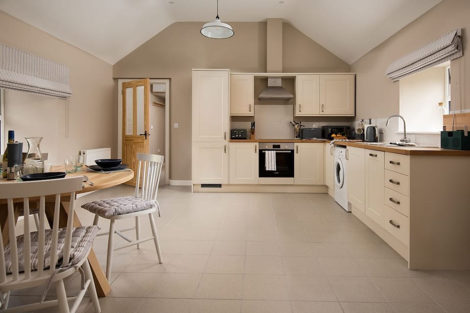 Lyme Grass - the neutral, clean lines of the modern kitchen