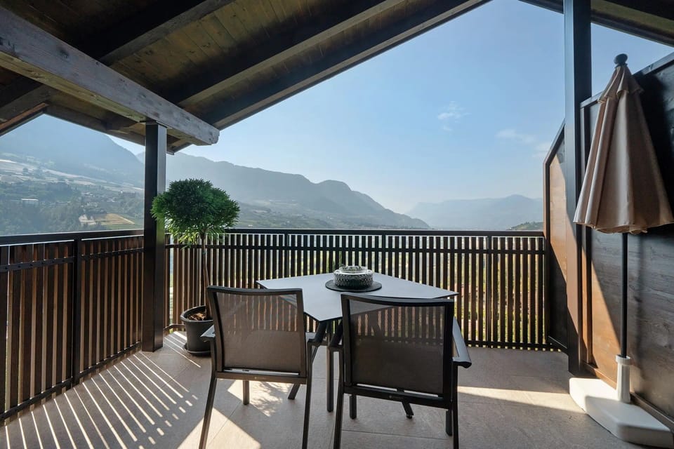 Holiday Apartment 'Sankt Corbinian 4' with Mountain View, Balcony, Shared Garden & Wi-Fi Apartment in Tirol