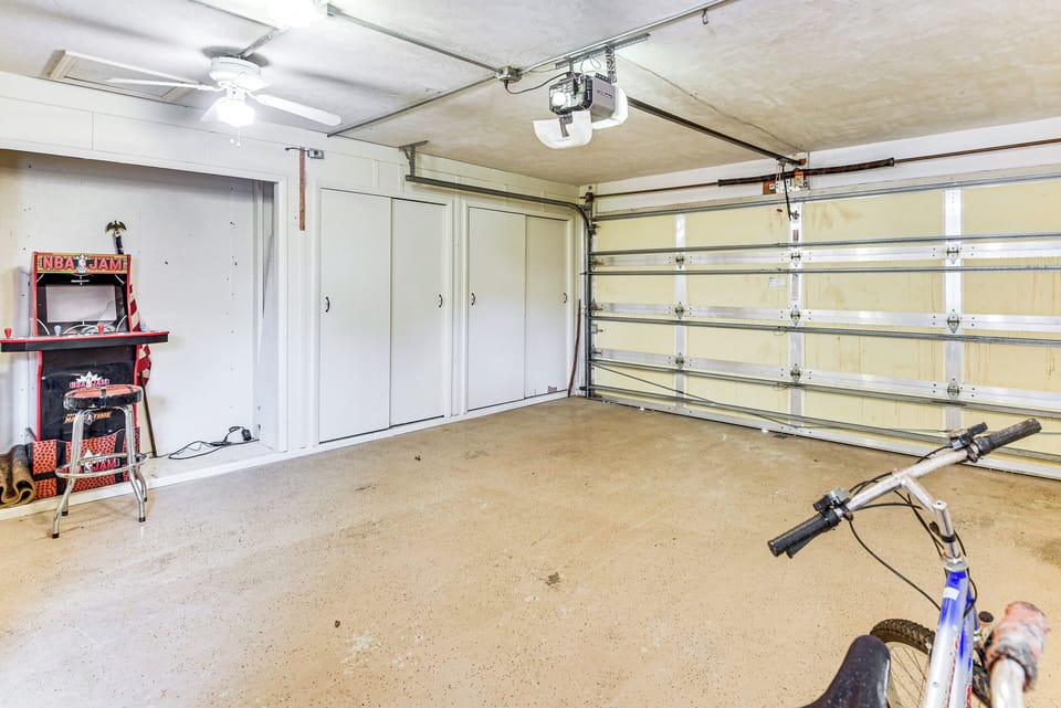 Parking | Garage (1 Vehicle) | Driveway (2 Vehicles)