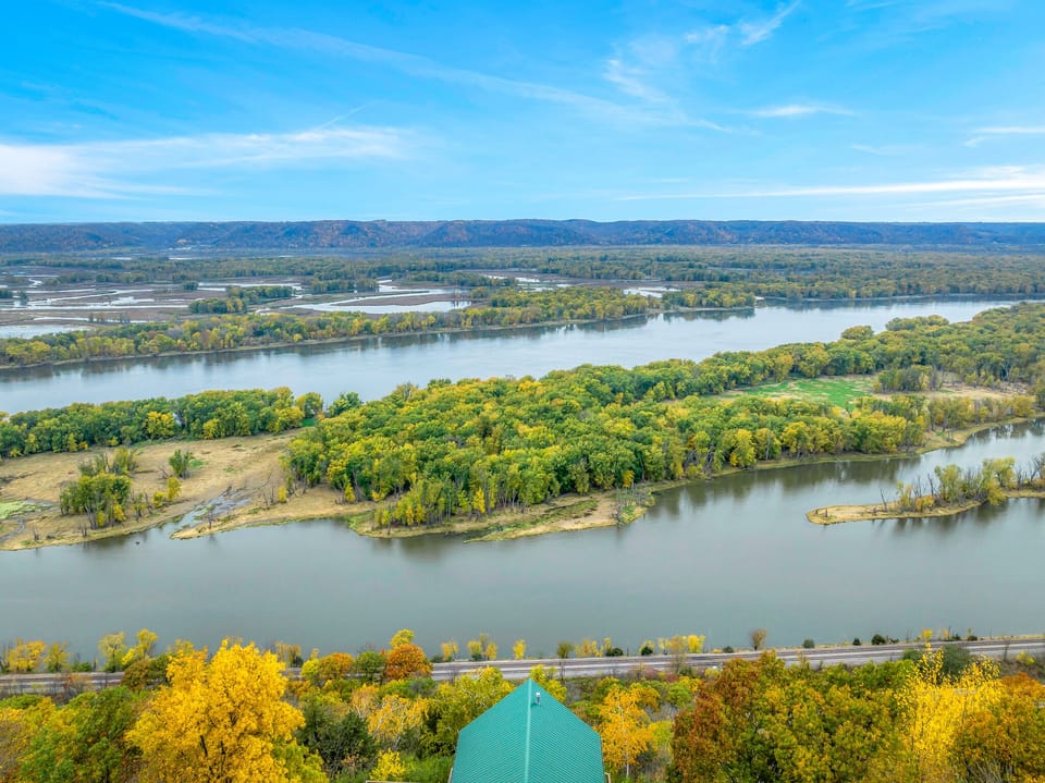 RiverscapeVacationRentals Fall2023 126