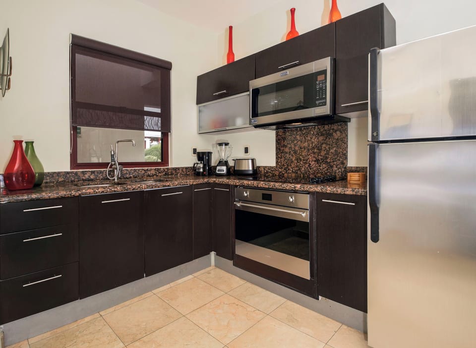 Rather you prefer to create your own cuisine or heat up some delicious local leftovers, you'll have every essential in our fully functional kitchen!