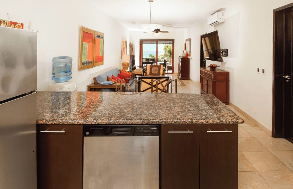 Whip up some snacks and drinks all with the soothing ambiance of coastal views right from the kitchen!