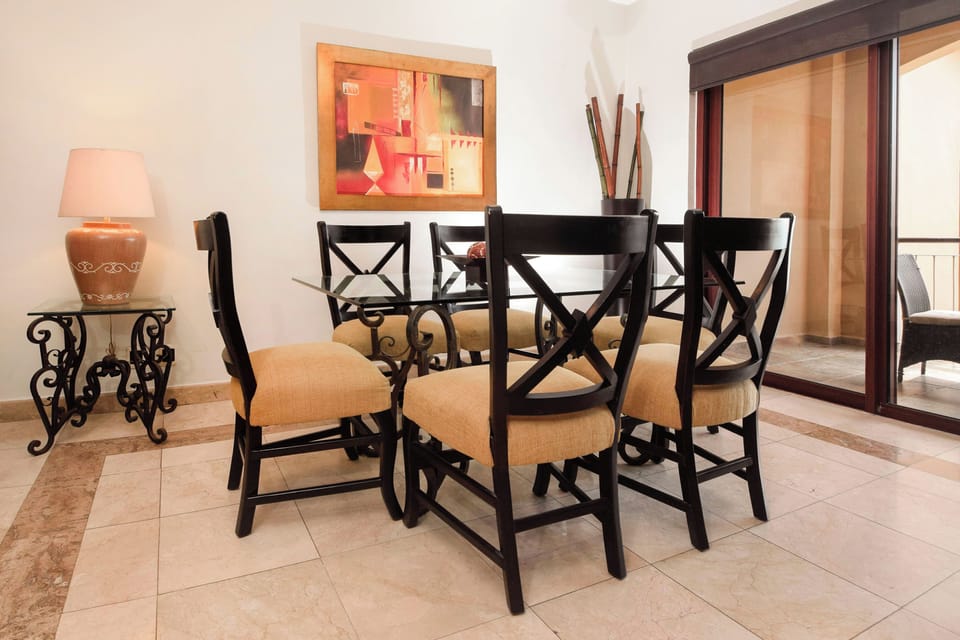 Share any meal with the whole group and enjoy the coastal views!